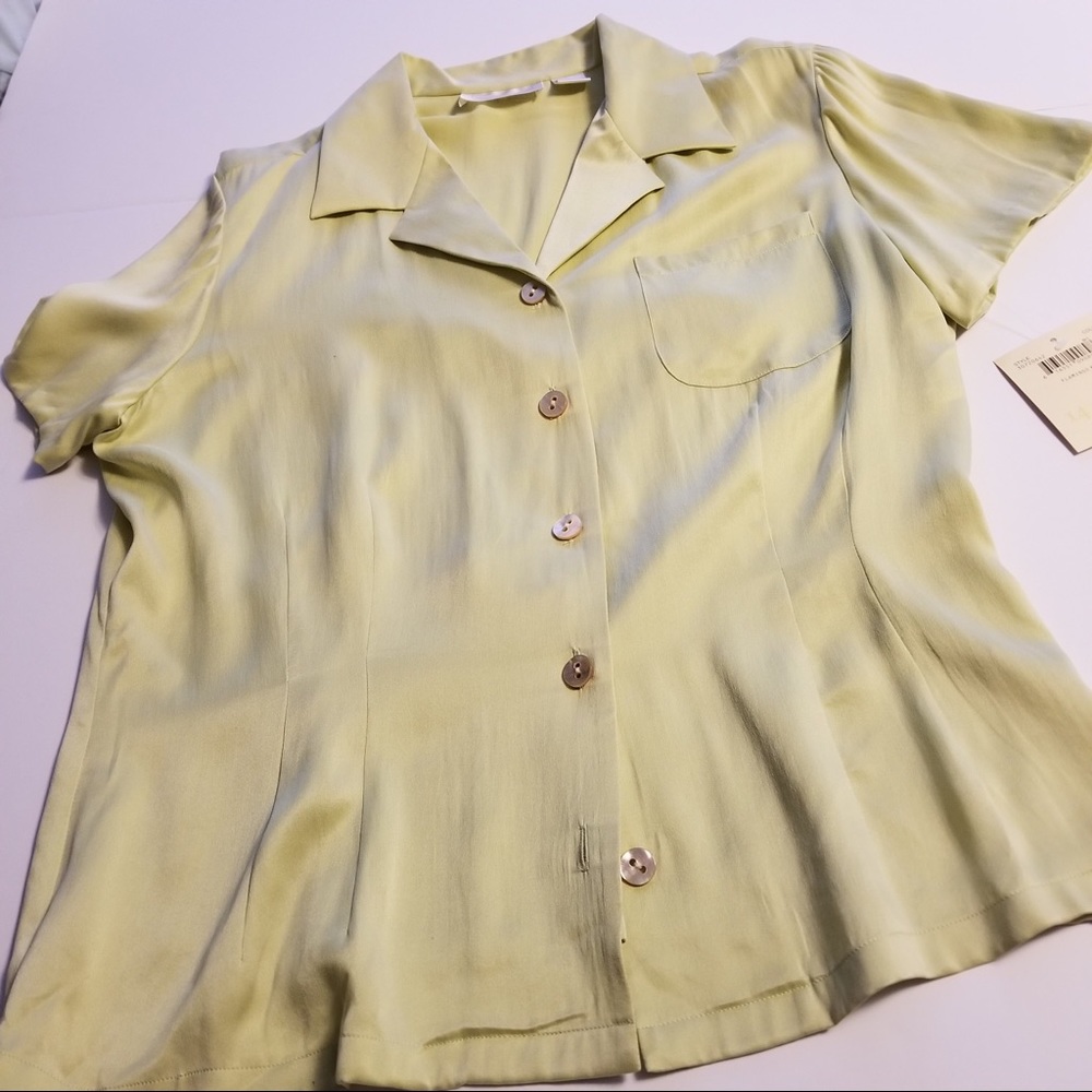Dana Buchman Pale Yellow-Green Short-Sleeve Silk Button-Up Blouse